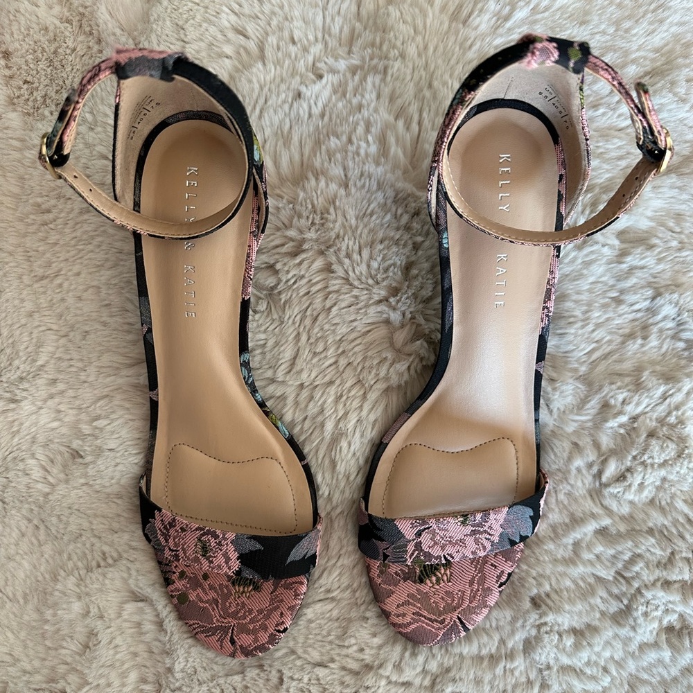 Dress shoes